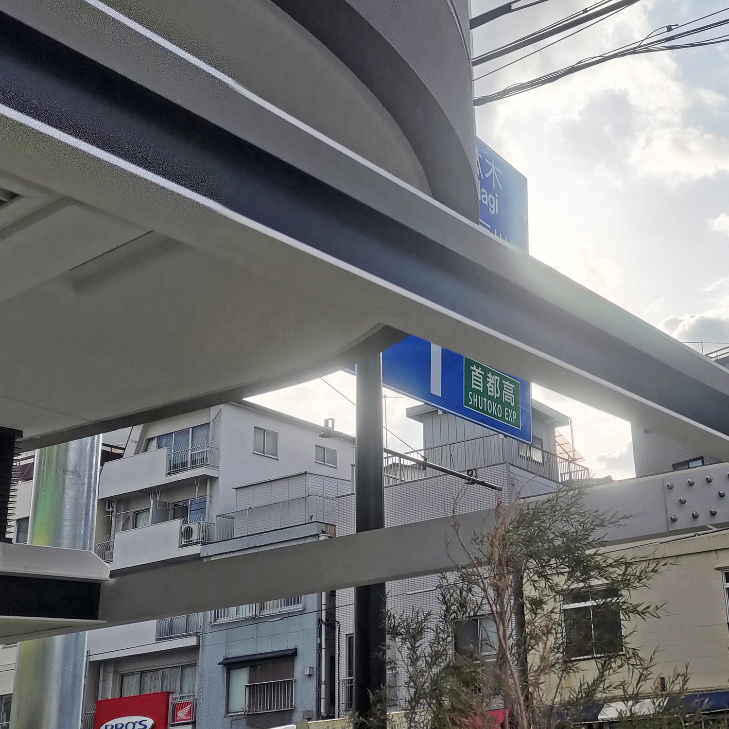 施工実績13:アルミ鼻先金物・スパンドレル